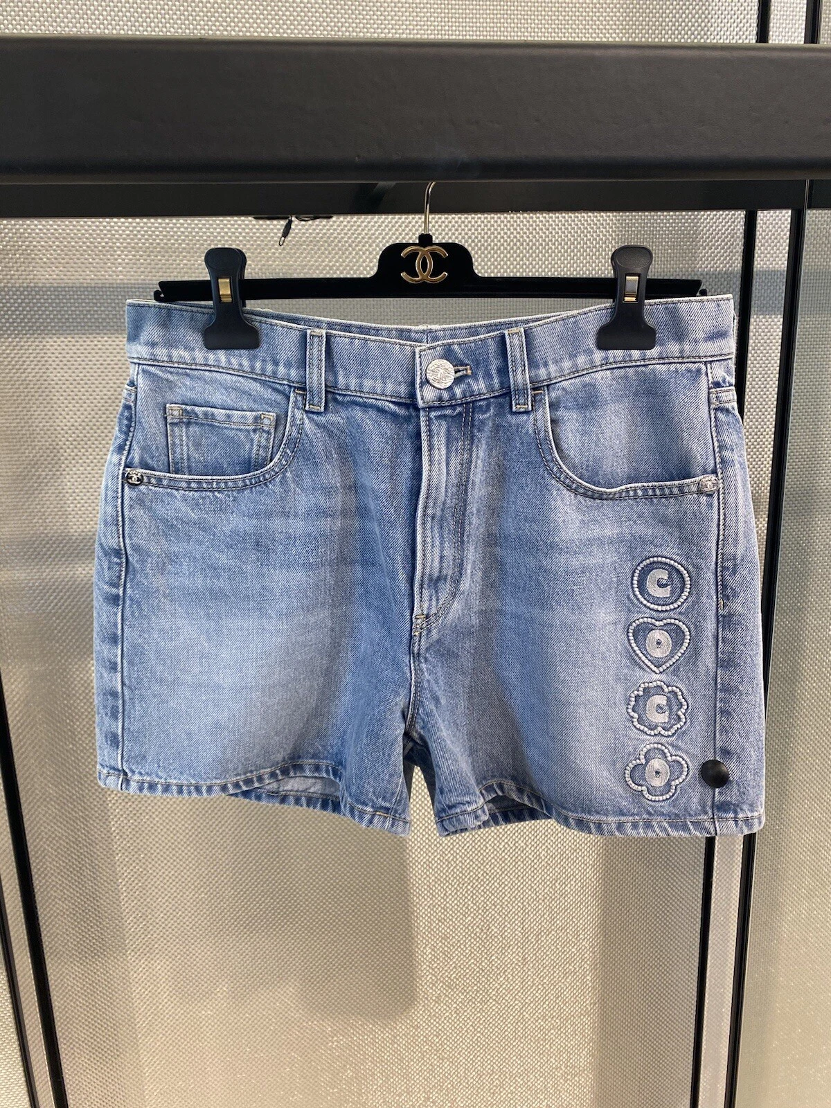 New 25M 2025 Coco Beach Chanel Light Blue Denim Shorts Embroidered Logo Jeans 40